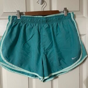 Nike Tempo Dry fit shorts. Lined Size XL